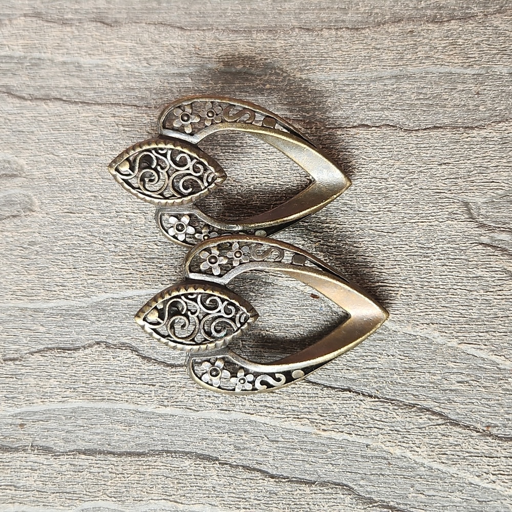 Vintage stamped Val earrings